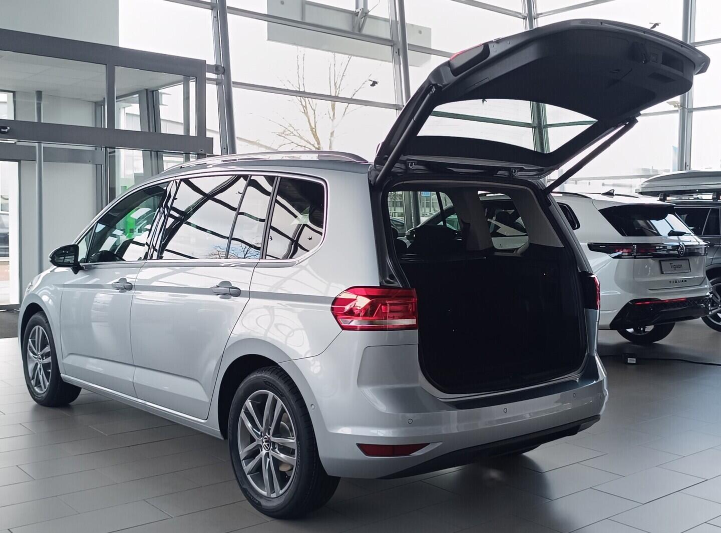 O121O07892_13.webp_Touran People 1,5 TSI EVO2 7DSG 110 kW