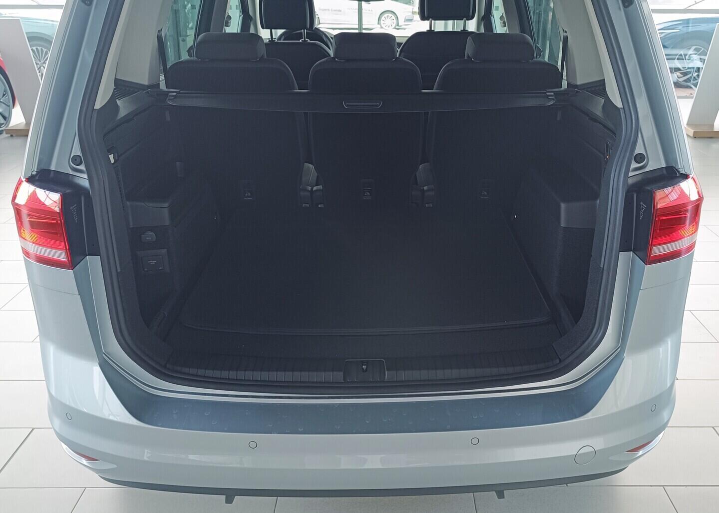 O121O07892_15.webp_Touran People 1,5 TSI EVO2 7DSG 110 kW