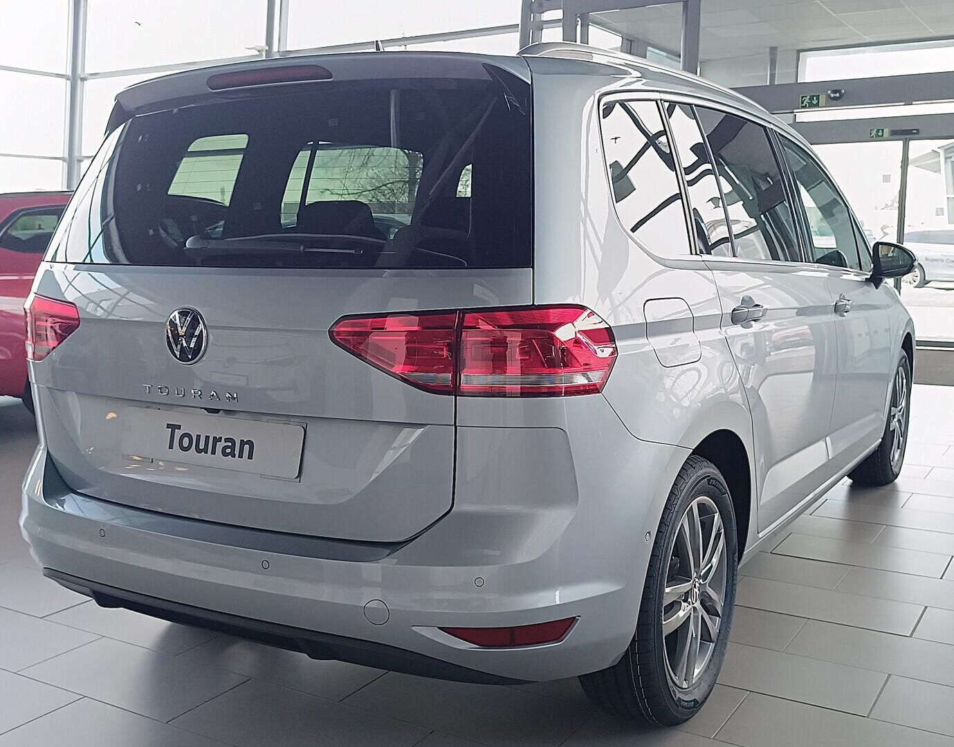 O121O07892_17.webp_Touran People 1,5 TSI EVO2 7DSG 110 kW