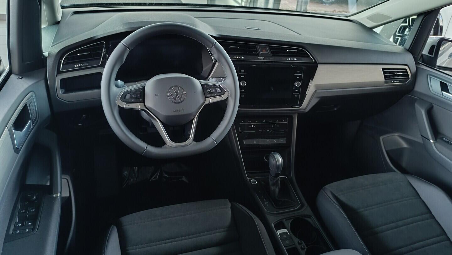 O121O07892_23.webp_Touran People 1,5 TSI EVO2 7DSG 110 kW