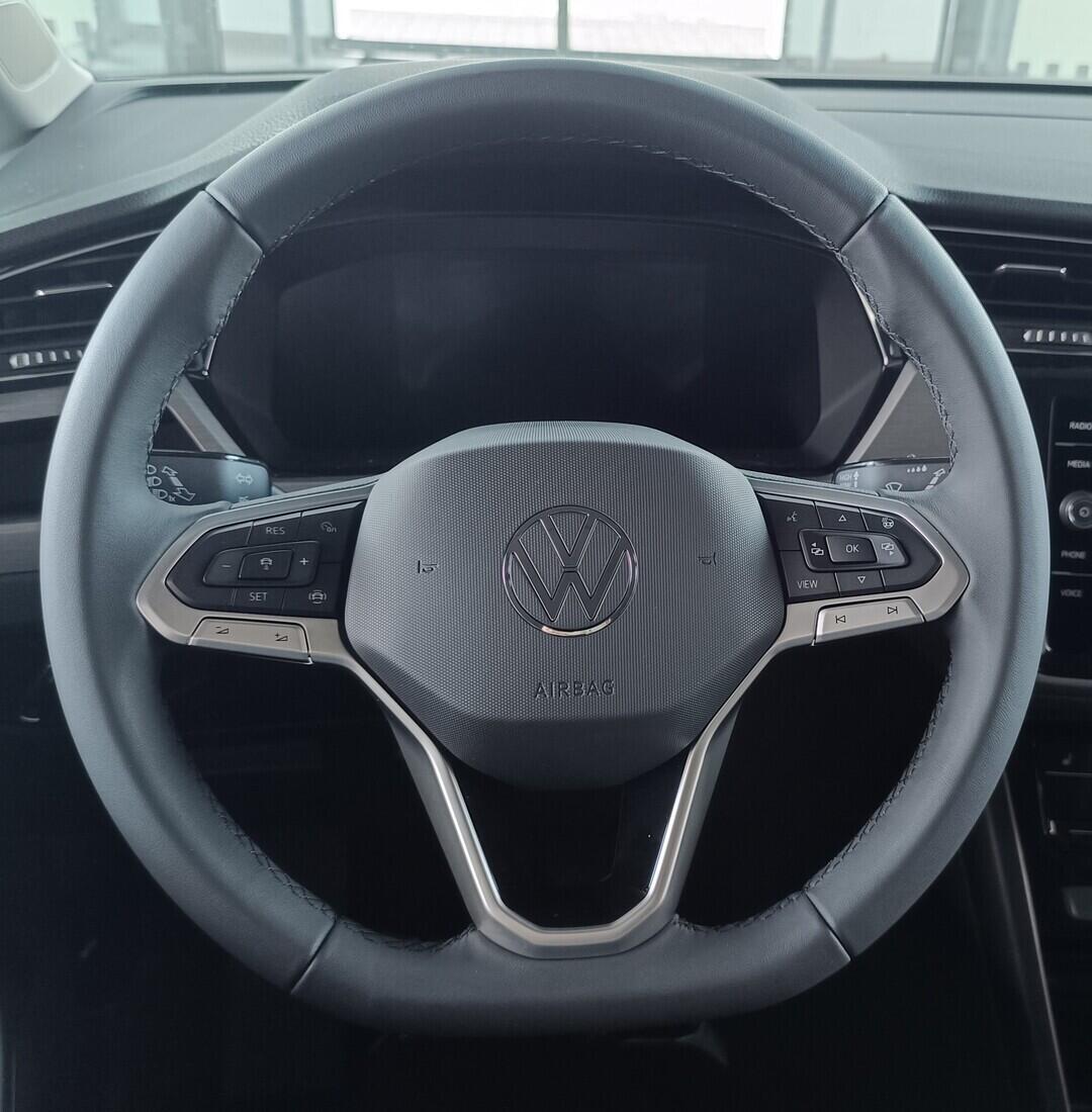 O121O07892_24.webp_Touran People 1,5 TSI EVO2 7DSG 110 kW