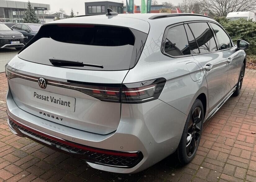 O121O07893_16.webp_Passat R-Line 2,0 TSI 150 kW 7 DSG