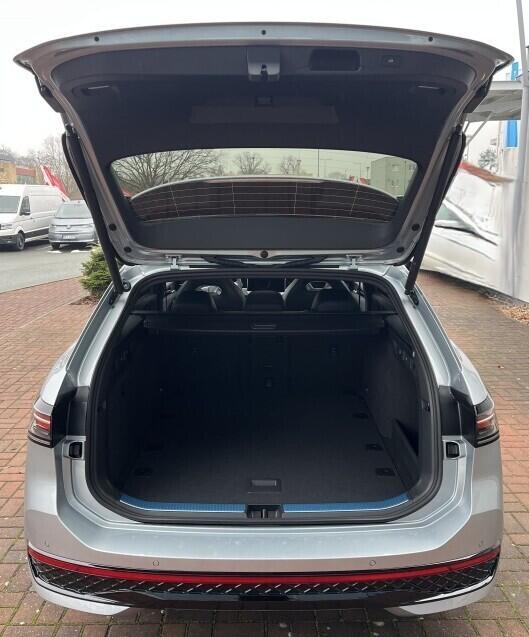 O121O07894_15.webp_Passat R-Line 2,0 TDI 110 kW 7 DSG