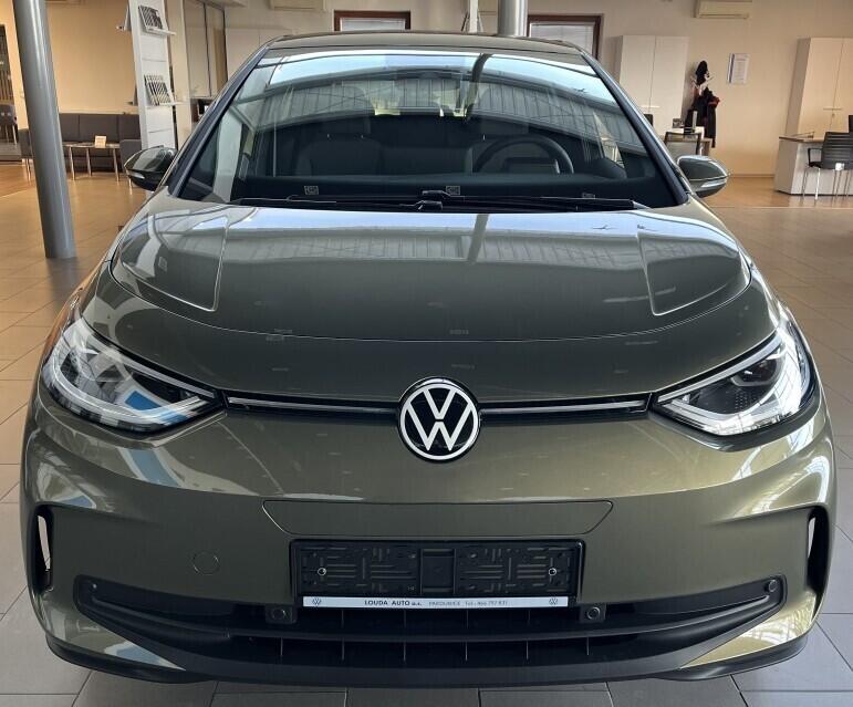 O121O07895_19.webp_ID.3 Pure People 125kW  kW