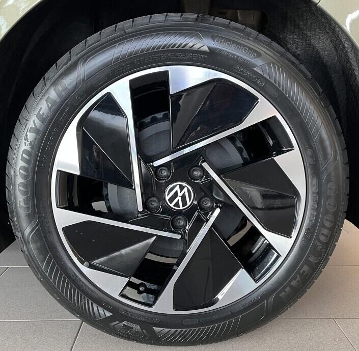 O121O07895_25.webp_ID.3 Pure People 125kW  kW