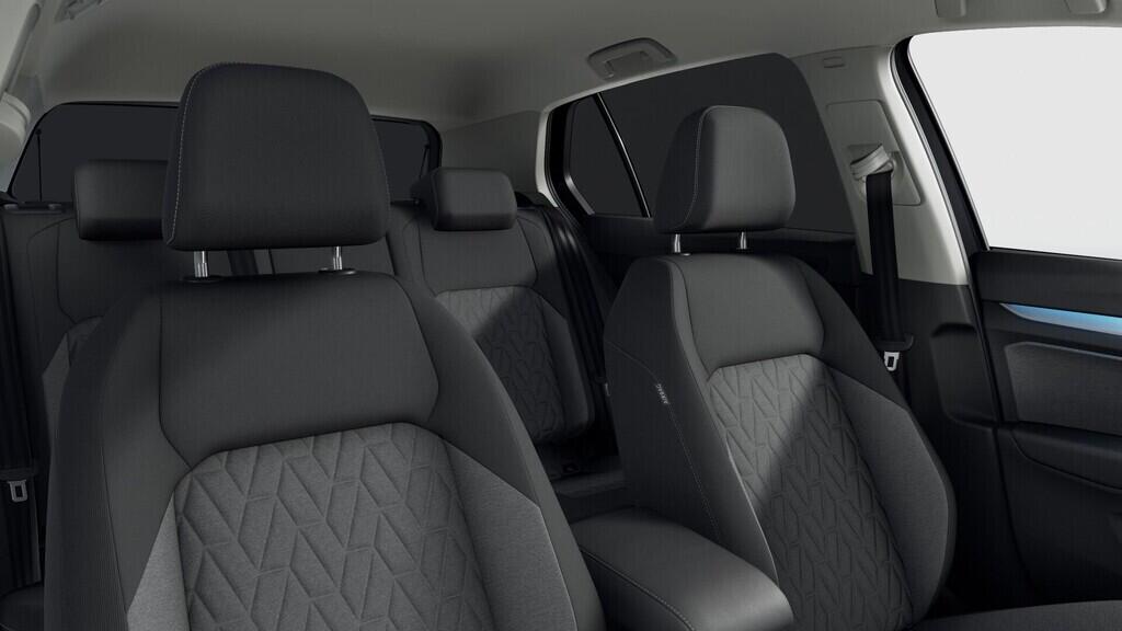 O121O07906_16.webp_Golf People 1,5 eTSI 85 kW 7 DSG