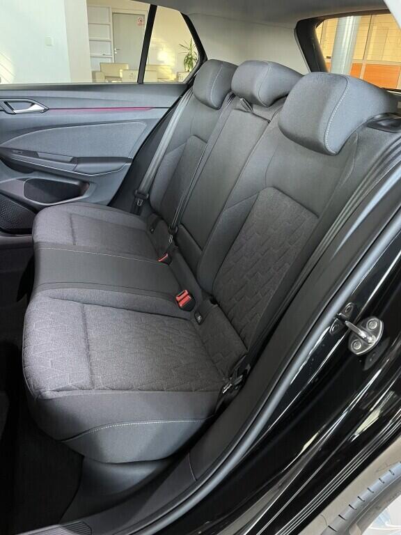 O121O07906_20.webp_Golf People 1,5 eTSI 85 kW 7 DSG