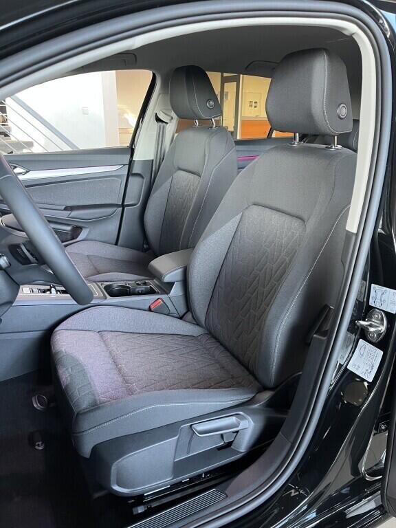 O121O07906_21.webp_Golf People 1,5 eTSI 85 kW 7 DSG