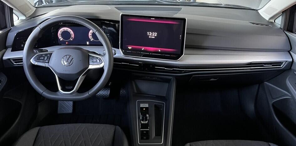 O121O07906_22.webp_Golf People 1,5 eTSI 85 kW 7 DSG