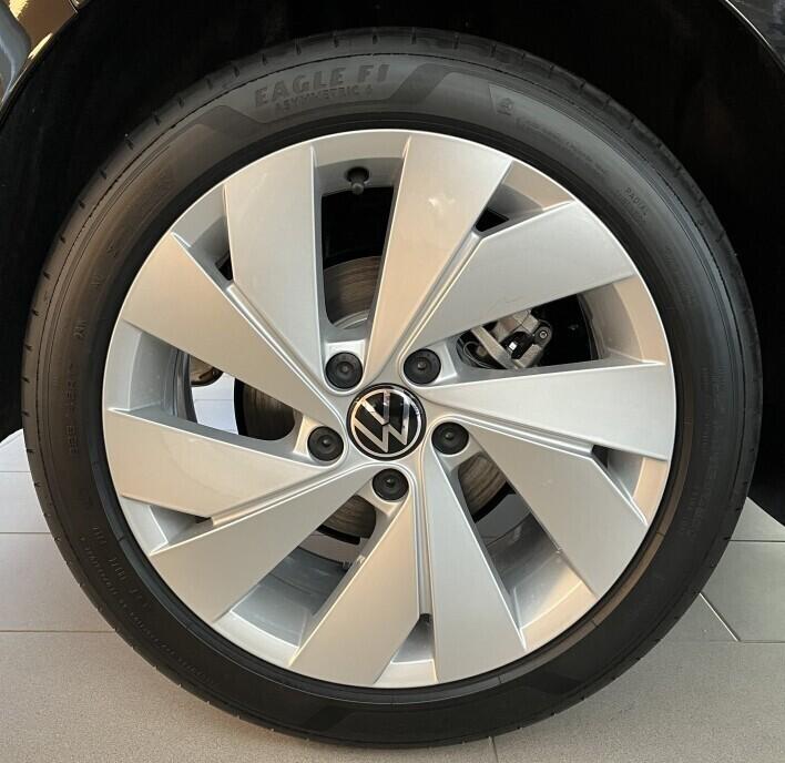 O121O07906_25.webp_Golf People 1,5 eTSI 85 kW 7 DSG