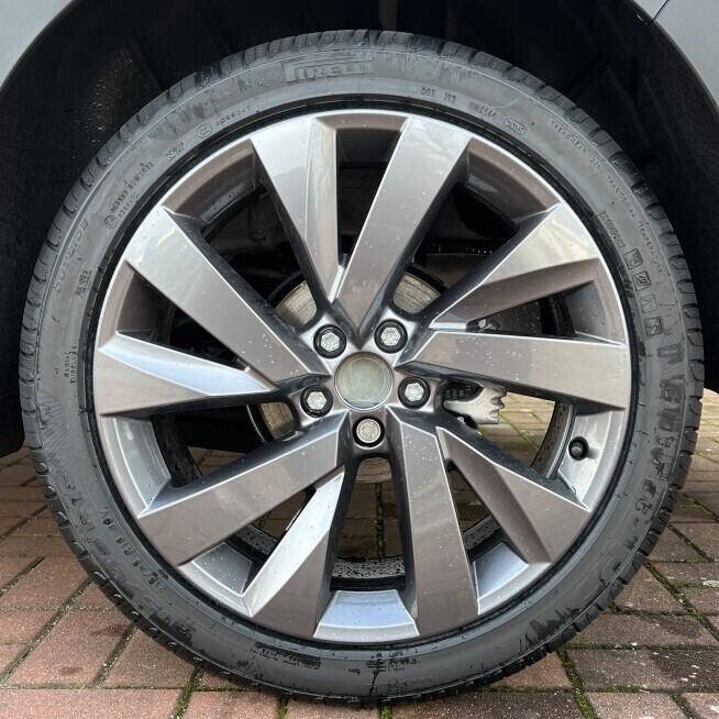 O121O07918_25.webp_Taigo Friends 1,0 TSI 7DSG 85 kW 7 DSG