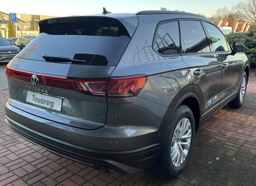 O121O07919_16.webp_Touareg Friends 3.0 TDI 4MOT 210 kW Tiptronic 8st. automat