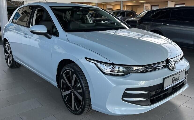 O121O07934_18.webp_Golf People 1,5 eTSI 110 kW 7 DSG mHEV