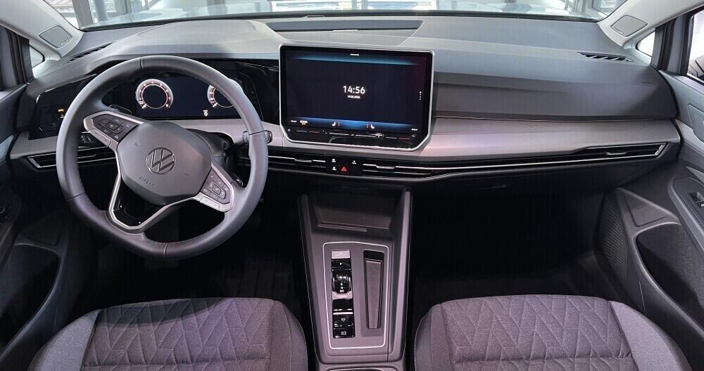 O121O07934_22.webp_Golf People 1,5 eTSI 110 kW 7 DSG mHEV