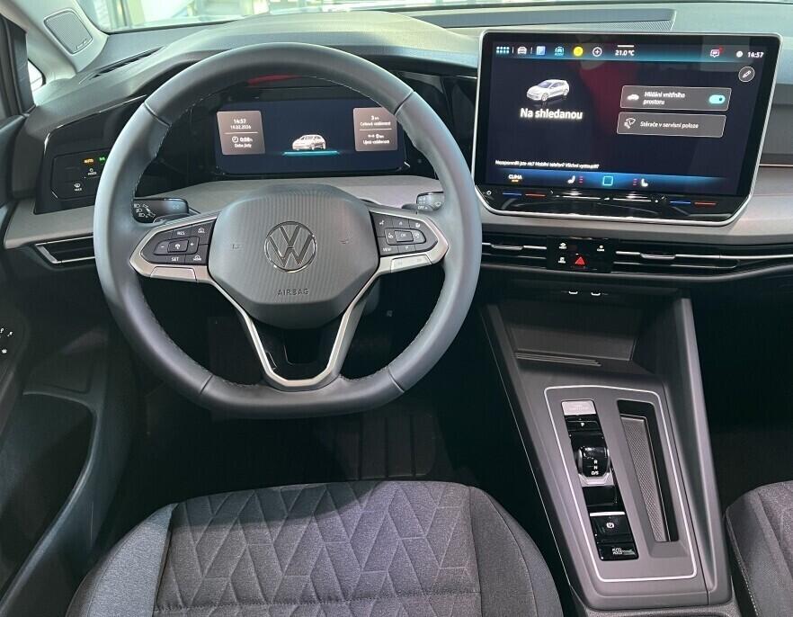 O121O07934_23.webp_Golf People 1,5 eTSI 110 kW 7 DSG mHEV