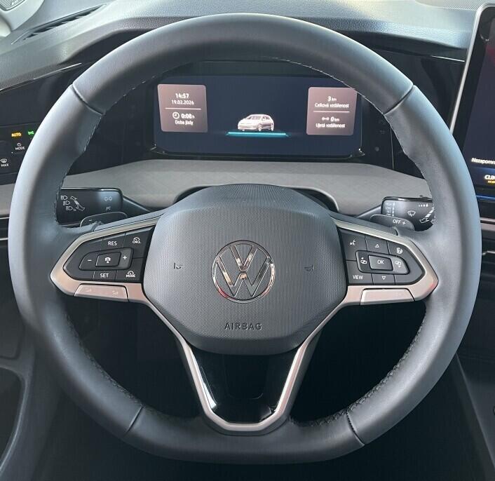 O121O07934_24.webp_Golf People 1,5 eTSI 110 kW 7 DSG mHEV