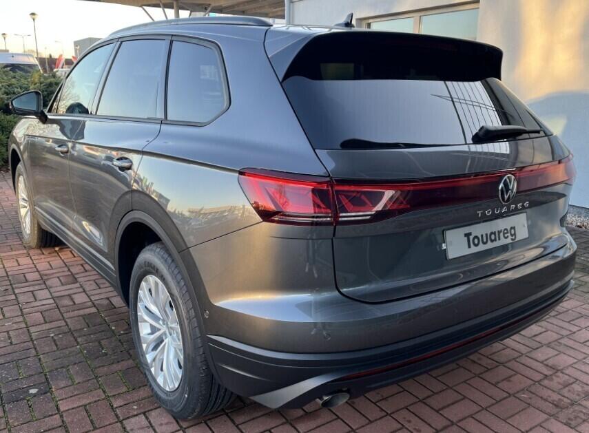 O121O07953_12.webp_Touareg Friends 3.0 TDI 4MOT 210 kW Tiptronic 8st. automat