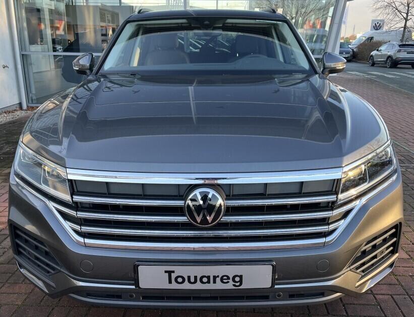 O121O07953_19.webp_Touareg Friends 3.0 TDI 4MOT 210 kW Tiptronic 8st. automat