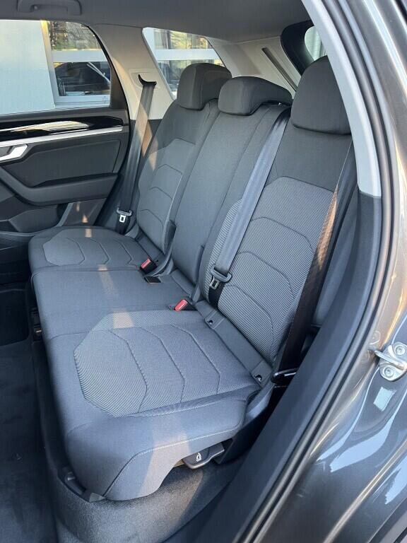 O121O07953_20.webp_Touareg Friends 3.0 TDI 4MOT 210 kW Tiptronic 8st. automat