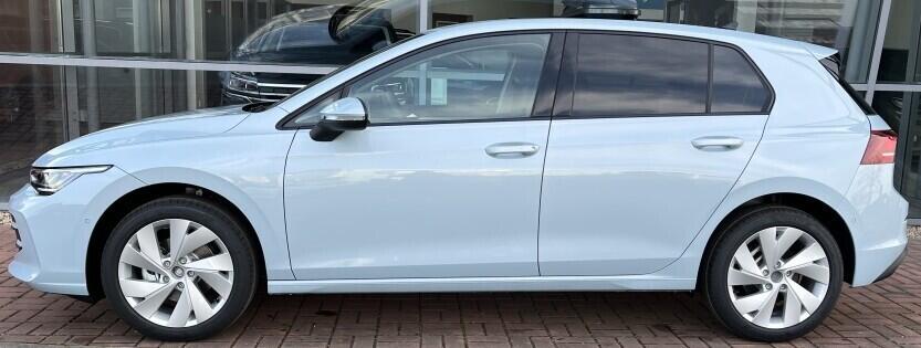 O121O07956_11.webp_Golf People 1,5 eTSI 85 kW 7 DSG