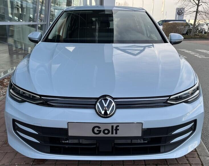 O121O07956_18.webp_Golf People 1,5 eTSI 85 kW 7 DSG