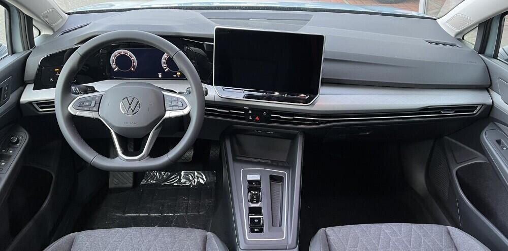 O121O07956_21.webp_Golf People 1,5 eTSI 85 kW 7 DSG