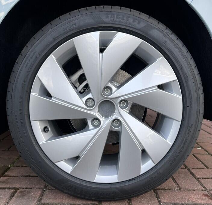 O121O07956_24.webp_Golf People 1,5 eTSI 85 kW 7 DSG