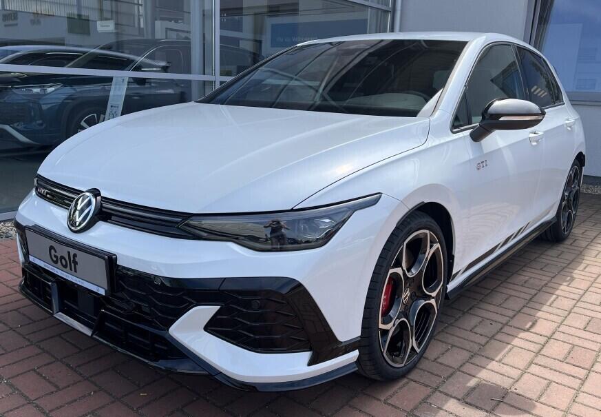 O121O07968_10.webp_Golf GTI Clubsport 2,0 TSI 221 kW 7 DSG
