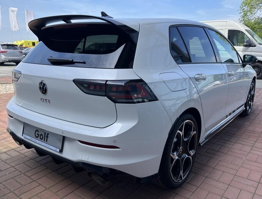 O121O07968_16.webp_Golf GTI Clubsport 2,0 TSI 221 kW 7 DSG