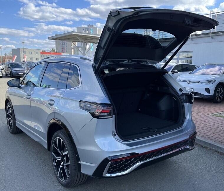 O121O07987_13.webp_Tiguan R-Line People 1,5 eTSI mHEV 110 kW