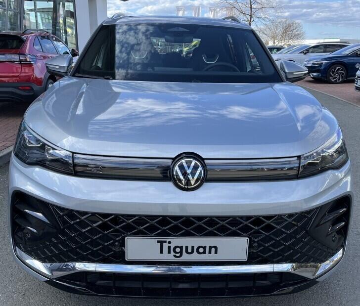 O121O07987_19.webp_Tiguan R-Line People 1,5 eTSI mHEV 110 kW