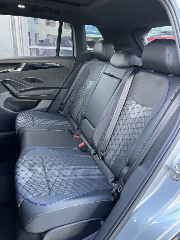 O121O07987_20.webp_Tiguan R-Line People 1,5 eTSI mHEV 110 kW