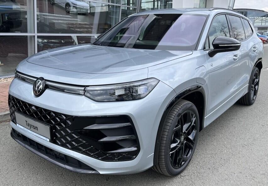 O121O07991_10.webp_Tayron R-Line 1,5 TSI eHybrid 150 kW 6 DSG