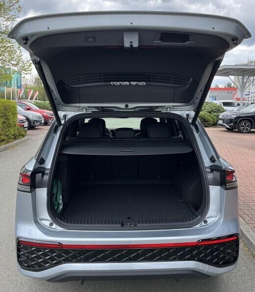 O121O07991_15.webp_Tayron R-Line 1,5 TSI eHybrid 150 kW 6 DSG