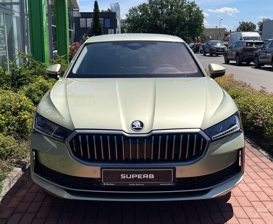 O121S09261_15.webp_Superb L&K  2,0 TDI 4x4 142 kW