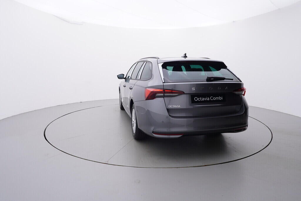 O121S09765_13.webp_Octavia Combi Selection 1,5 TSI m-HEV 110 kW