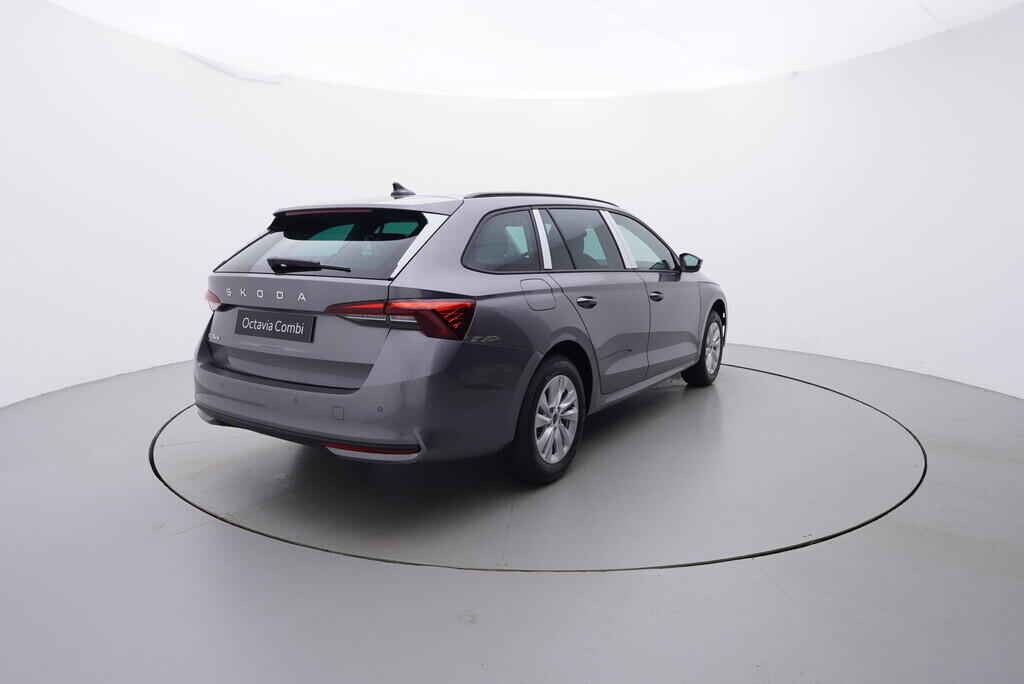 O121S09765_14.webp_Octavia Combi Selection 1,5 TSI m-HEV 110 kW