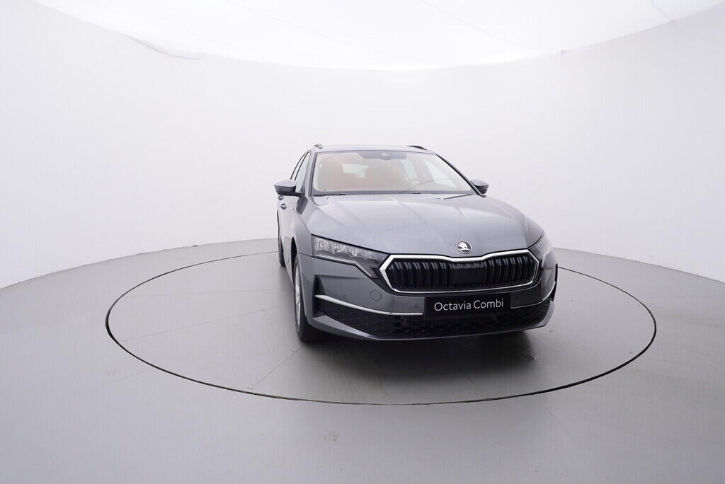 O121S09765_17.webp_Octavia Combi Selection 1,5 TSI m-HEV 110 kW