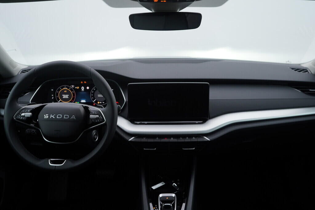 O121S09765_20.webp_Octavia Combi Selection 1,5 TSI m-HEV 110 kW