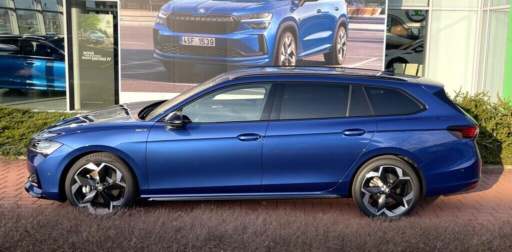 O121S09783_11.webp_Superb Combi Sportline 2,0 TDI 4x4 142 kW