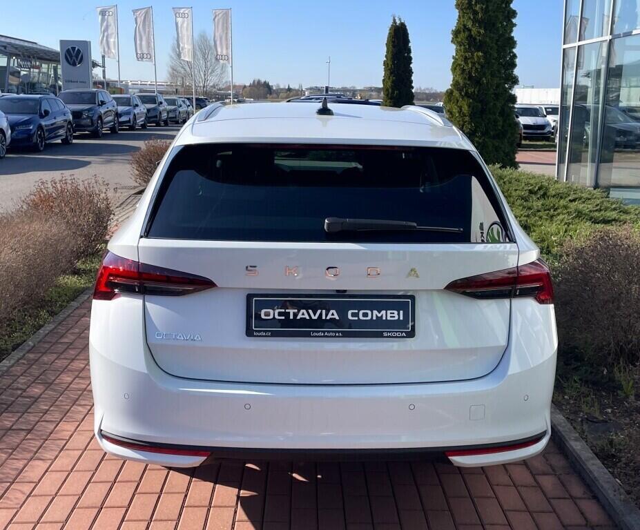 O121S09785_13.webp_Octavia Combi Selection 1,5 TSI m-HEV 110 kW