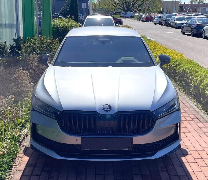 O121S09802_14.webp_Superb Sportline 2,0 TSI 4x4 195 kW