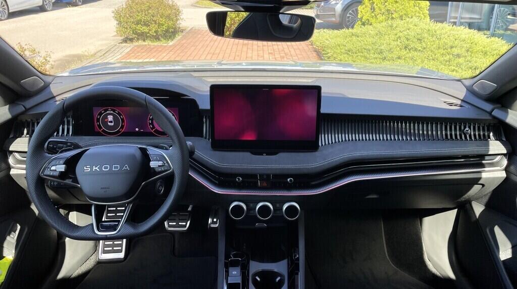 O121S09802_15.webp_Superb Sportline 2,0 TSI 4x4 195 kW