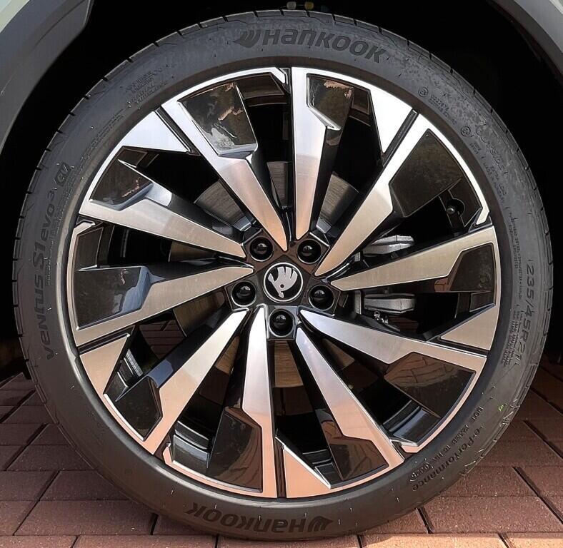 O121S09805_19.webp_Elroq Sportline 60 63 kWh 150 kW