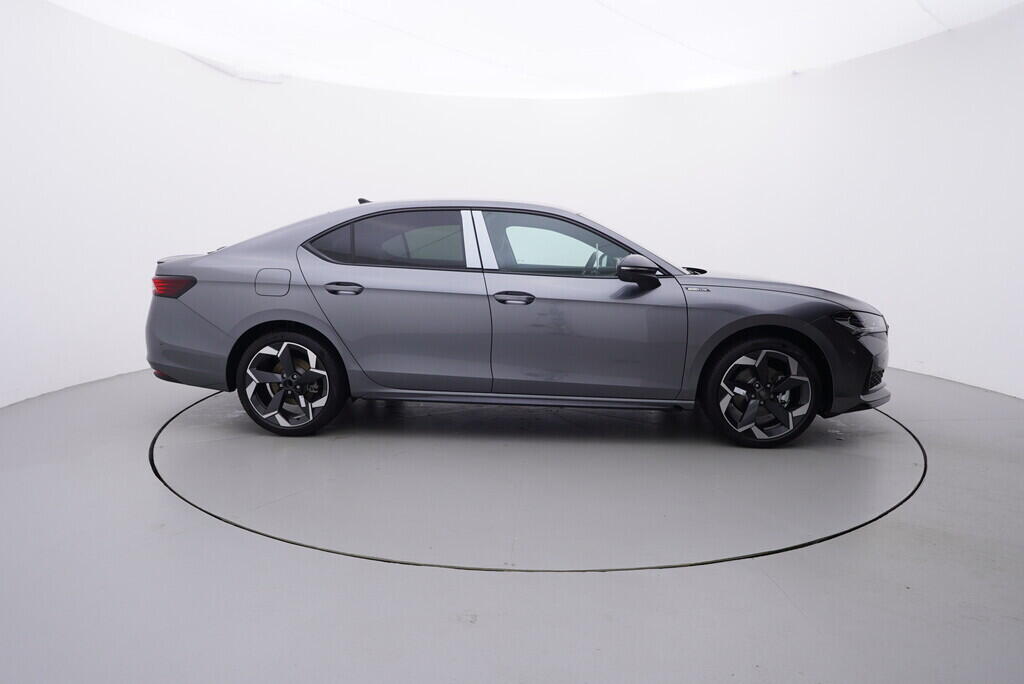 O121S09892_15.webp_Superb Sportline  2,0 TDI 110 kW