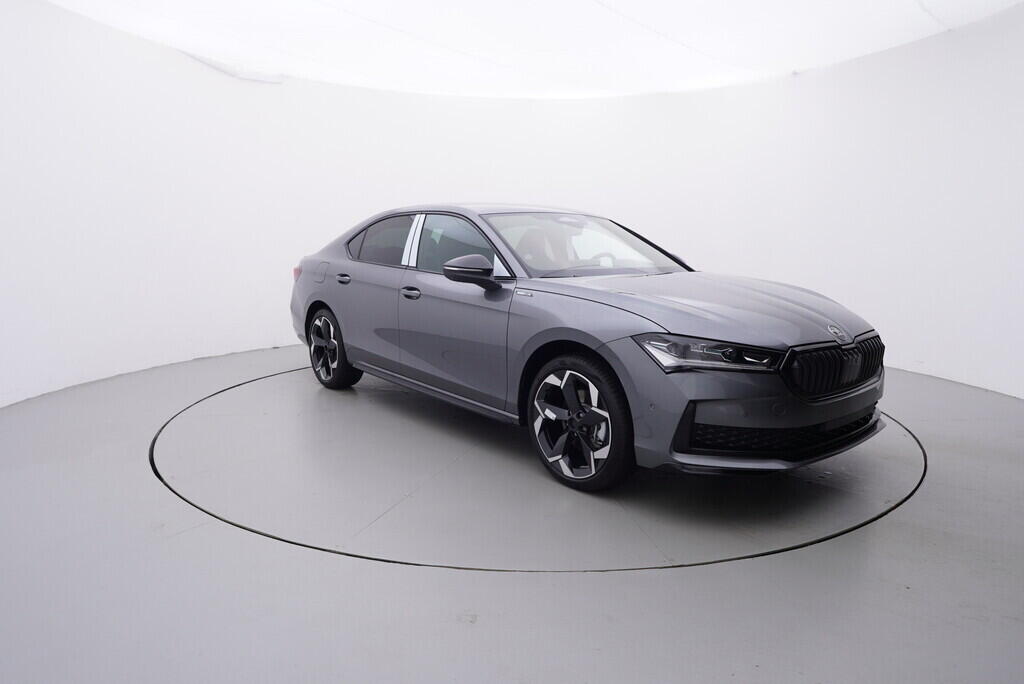 O121S09892_16.webp_Superb Sportline  2,0 TDI 110 kW