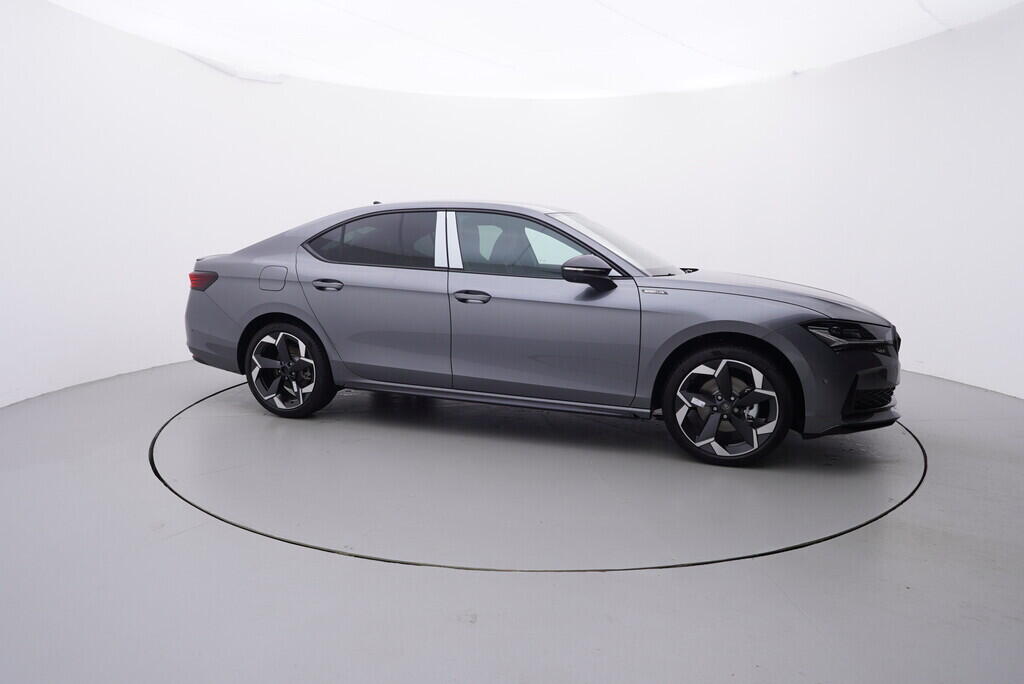 O121S09892_17.webp_Superb Sportline  2,0 TDI 110 kW