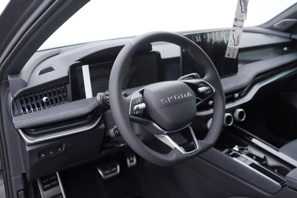 O121S09892_19.webp_Superb Sportline  2,0 TDI 110 kW