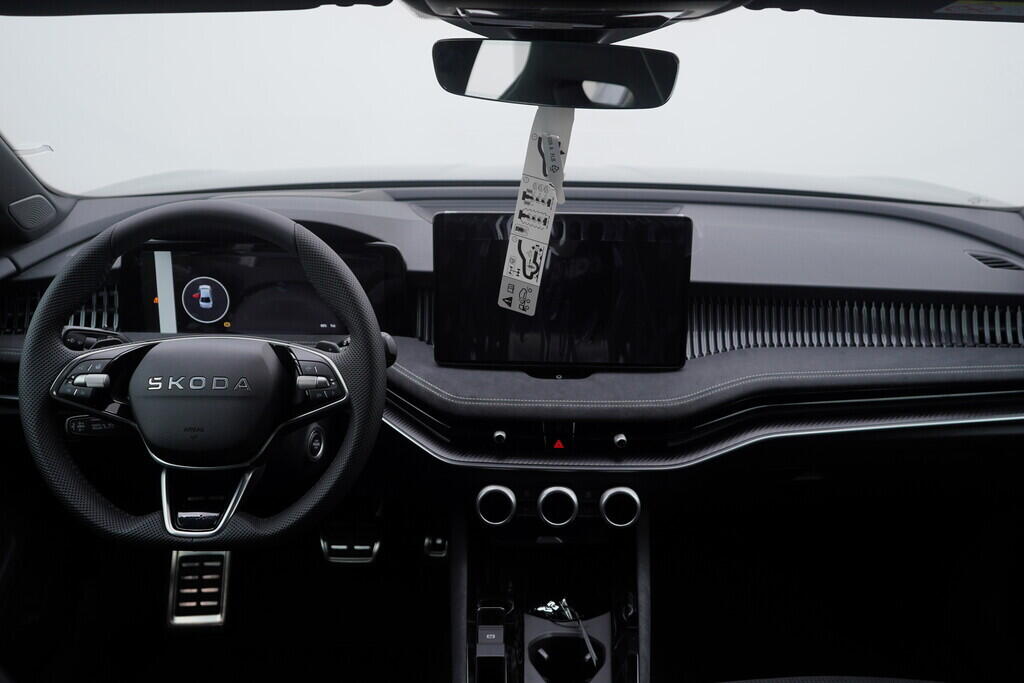O121S09892_20.webp_Superb Sportline  2,0 TDI 110 kW