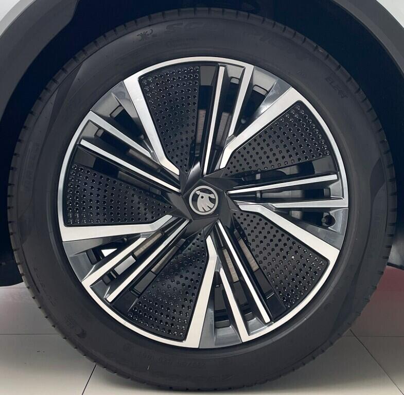O121S09942_19.webp_Elroq Selection 82 kWh 210 kW